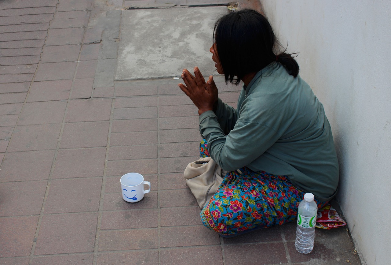 驻外手账 | 假如乞丐欺骗了你： 在加德满都遭遇乞讨|加德满都|尼泊尔|印度教_新浪新闻